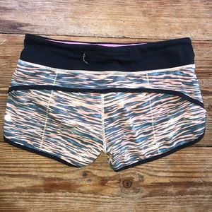 Lululemon Speed Shorts // Tiger Water Multi